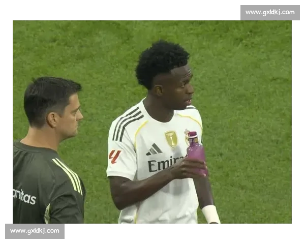 皇马 2-1 巴萨！抽象德比姆巴佩破门，赛后混战 10 分钟